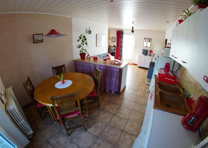 Domaene Mit Terrasse By Interhome Saint-Laurent-de-Terregatte